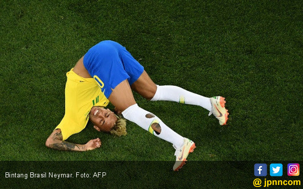 Sepatu Bola Dari Kaca